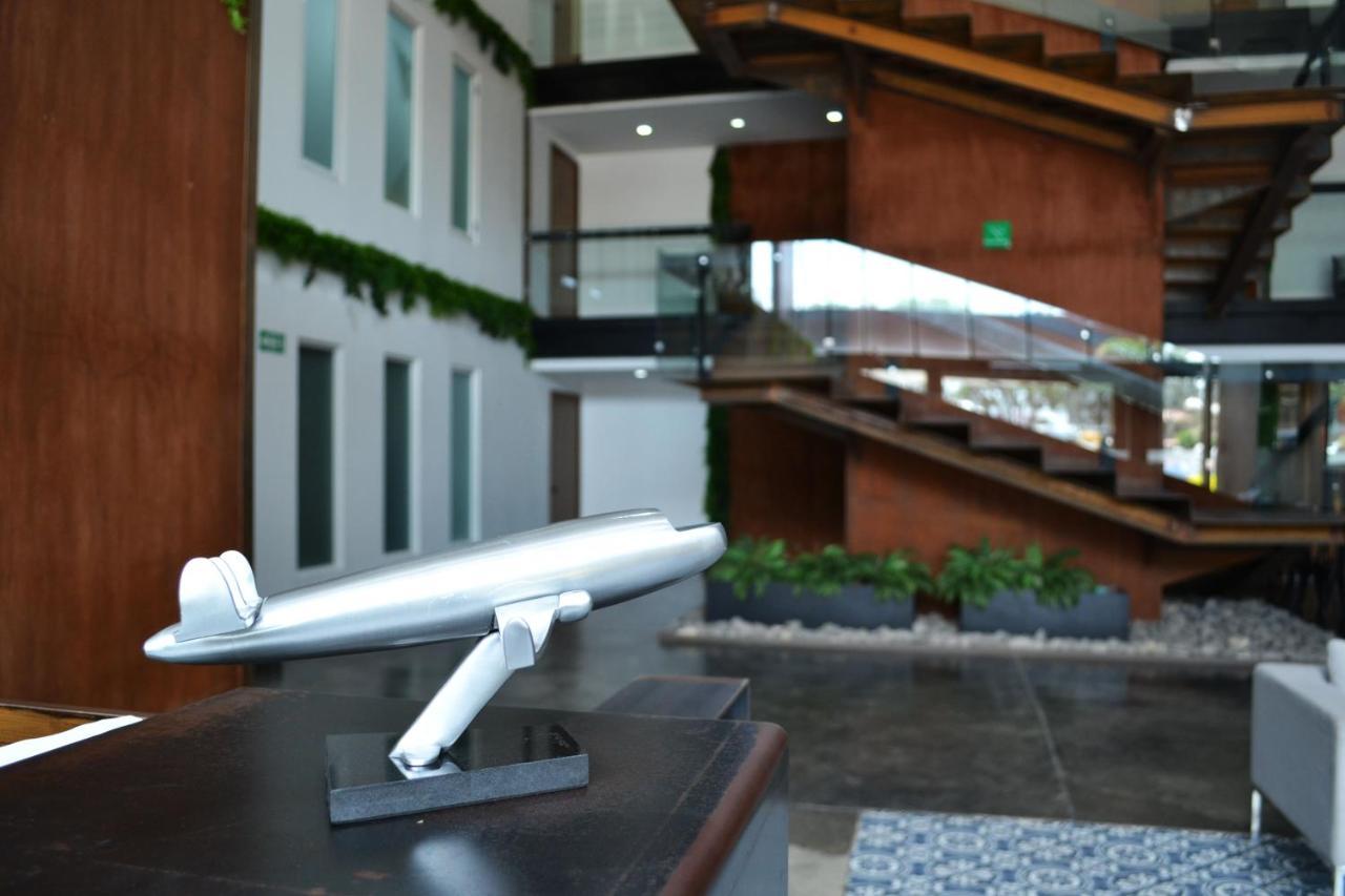 Hangar Select Aeropuerto Guadalajara Hotel 3*